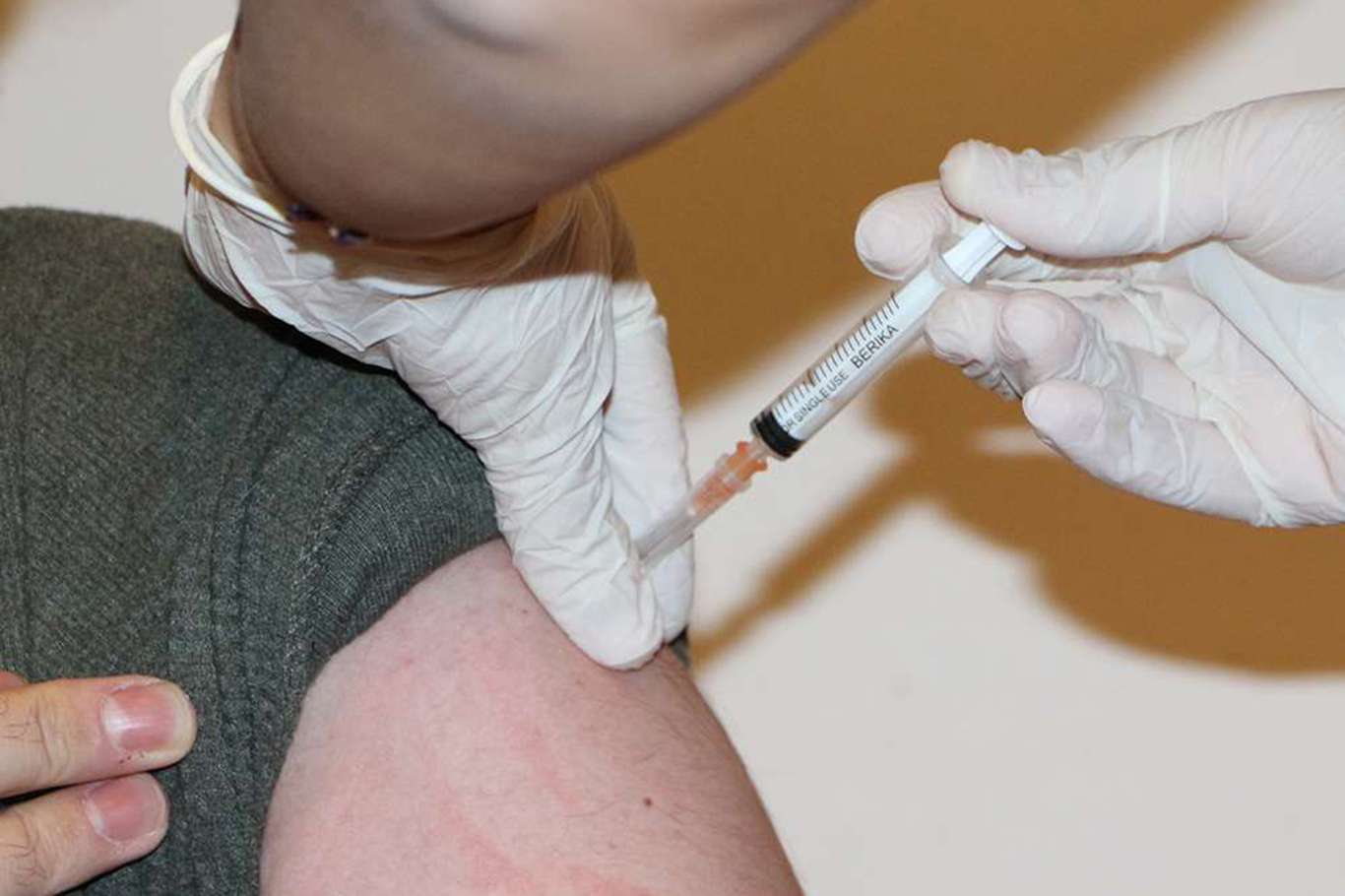 Covid-19 aşısı olanların sayısı 100 bini aştı
